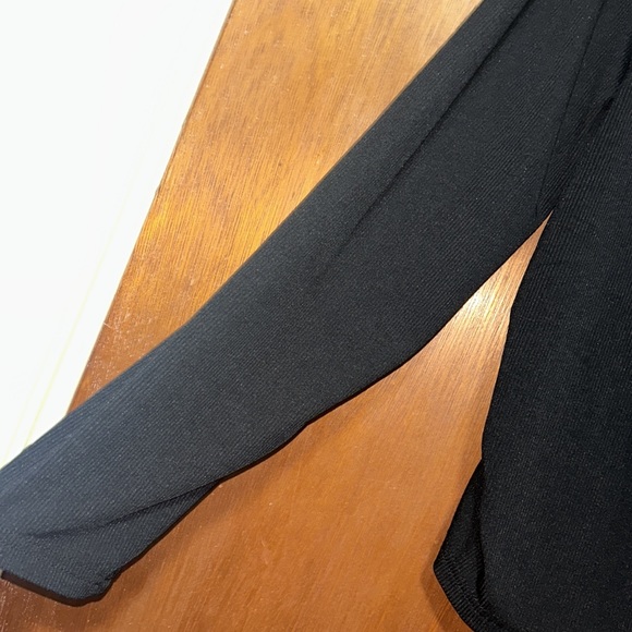 PLUS RUCHED DETAIL KEYHOLE TOP - Picture 9 of 12